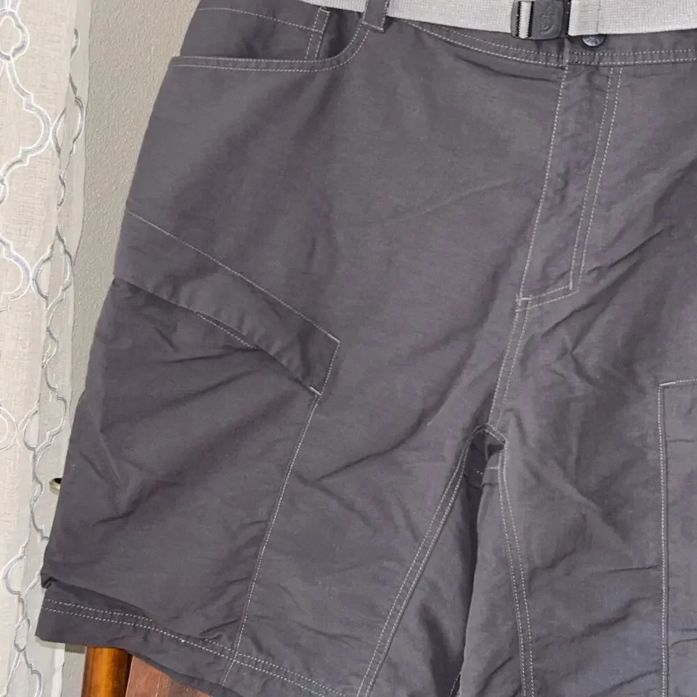 The North Face Shorts Mens  XXL Gray Hiking Camp Climb Outdoor  Belted Nylon